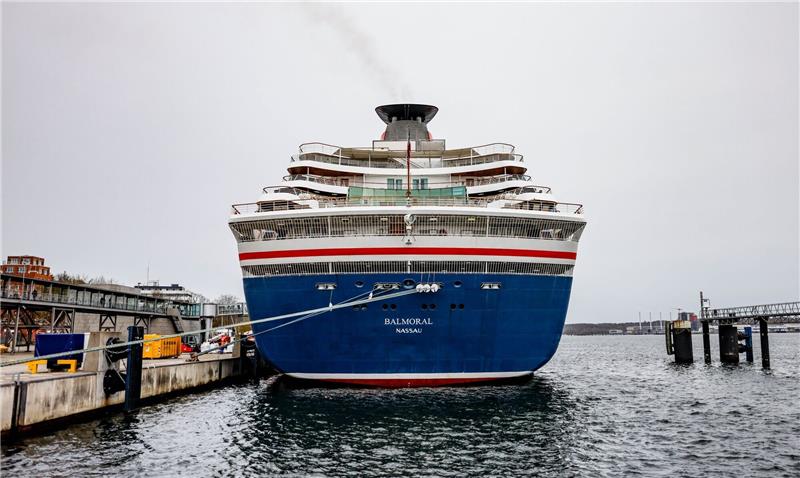 Kreuzfahrtschiffe sollen nachhaltiger werden Am Ostseekai hat die «Balmoral» angelegt.