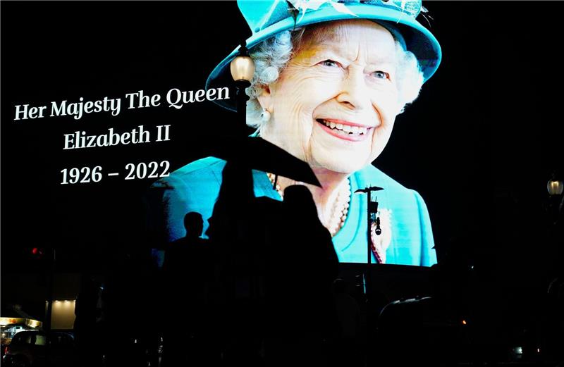 Am Piccadilly Circus wird der Queen gedacht.