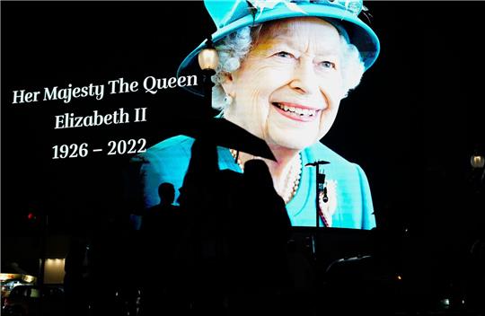 Am Piccadilly Circus wird der Queen gedacht.
