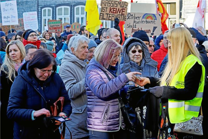 Auf dem Marktplatz rücken sie alle zusammen Am Samstag soll eine Demonstration gegen Rechtsextremismus in Clausthal-Zellerfeld stattfinden – so wie vor zwei Wochen in Goslar. Archivfoto: Epping