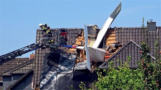 Am Samstagvormittag war die Feuerwehr zu dem Absturzort gerufen worden.