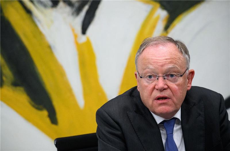 Umfrage: SPD vor CDU in Niedersachsen - FDP muss bangen Am Sonntag ist Landtagswahl in Niedersachsen. Die Partei des Ministerpräsidenten Stephan Weil (SPD) liegt derzeit in Umfragen vorn.