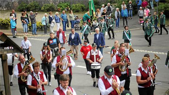 Am Sonntag marschieren die St. Andreasberger Schützen angeführt vom Waldabeiter-Instrumental-Verein wieder durch die Bergstadt.