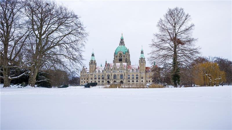 Nach Sturm „Elli“ kommt Frost – Probleme auf Bahnstrecken Am Sonntag soll es Dauerfrost geben.