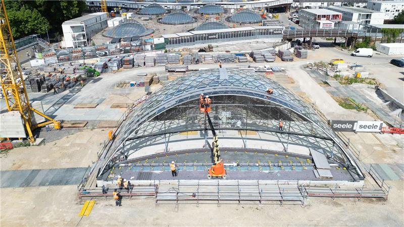 Am Tiefbahnhof Stuttgart 21 werden Ende des kommenden Jahres wohl nicht wie geplant die ersten Fernzüge halten. (Archivbild)
