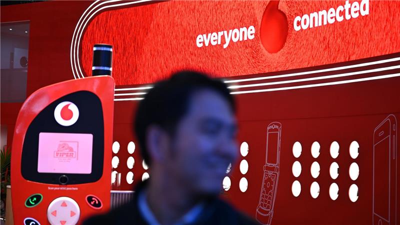 Funkstandard 2G geht vom Netz Am Vodafone-Messestand beim Mobile World Congress stand im März eine Handyattrappe, die an ein altes Nokia-Handy erinnerte. Solche Handys droht die Funkstille, wenn 2028 2G abgestellt wird. (Archivbild)