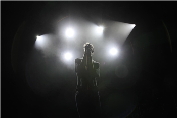 Am Wochenende ging das Rock-am-Beckenrand-Festival in Wolfshagen über die Bühne. 3000 Besucher feierten Bands wie Grossstadtgeflüster, Heisskalt, Schmutzki, Rantanplan, Adam Angst, Elfmorgen, Remote Bondage, Team Scheisse, Lostboi Lino, Awesome Scampis und viele mehr.