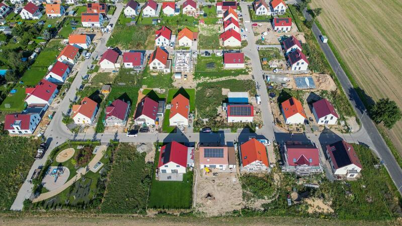 Immobilienpreise steigen erstmals seit zwei Jahren Am deutschen Immobilienmarkt erwarten Experten eine leichte Erholung im laufenden Jahr (Archivfoto).