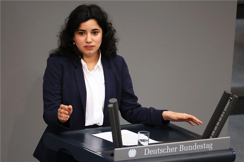 «Am sinnvollsten wäre es, einen Rechtsanspruch auf einen digitalen Staat zu schaffen», sagt Misbah Khan (Bündnis 90/Die Grünen)
