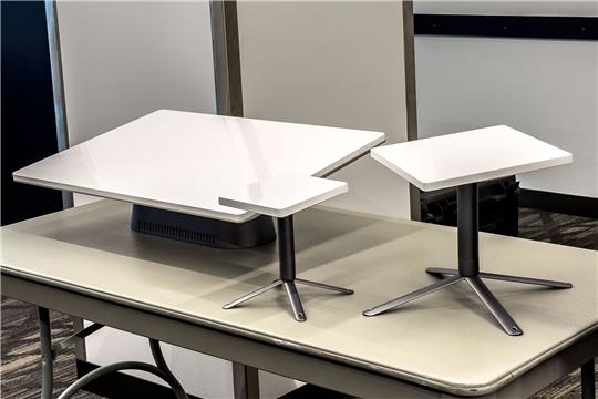 Amazon zeigt Prototypen von Antennen seines geplanten Dienstes Kuiper zur Internet-Versorgung aus dem All.