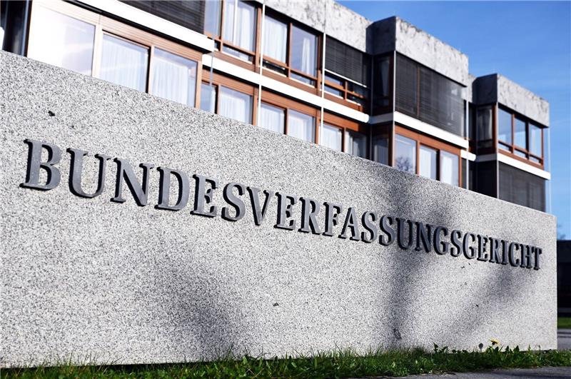 Beratungen über besseren Schutz für Verfassungsgericht Ampel und Union beraten über besseren Schutz für das Bundesverfassungsgericht vor Extremisten.