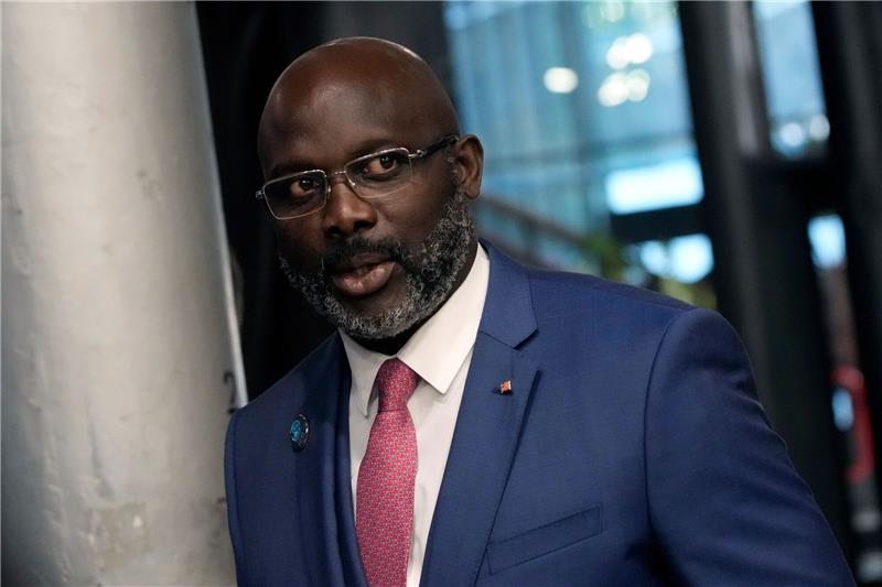 Amtsinhaber George Weah liegt mit einer hauchdünnen Mehrheit vor Herausforderer Joseph Boakai.