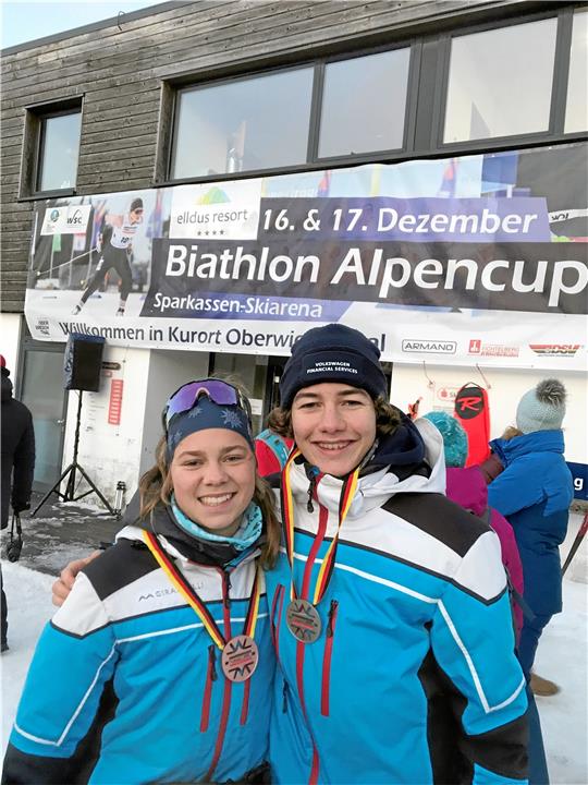 Amy Dunkel und Aaron Jakobs bescheren dem Niedersächsischen Skiverband in Oberwiesenthal erste Podestplätze im Biathlon-Deutschlandpokal. Foto: Privat