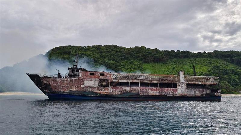 An Bord war plötzlich ein Feuer ausgebrochen.