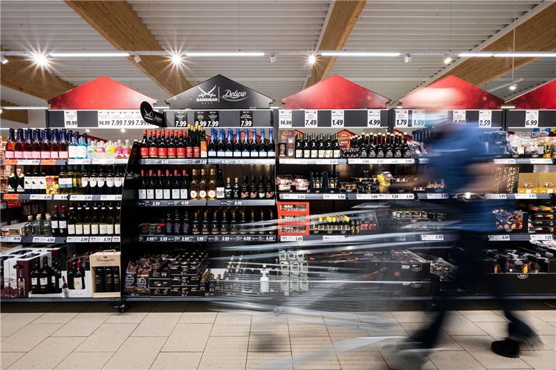 Wie Supermarktketten vorm Fest um Kunden buhlen An Weihnachten wird aufgetischt: Gutes Essen gehört zum Fest dazu. Die Supermarktketten liefern sich deshalb einen harten Wettbewerb. (Symbolbild)