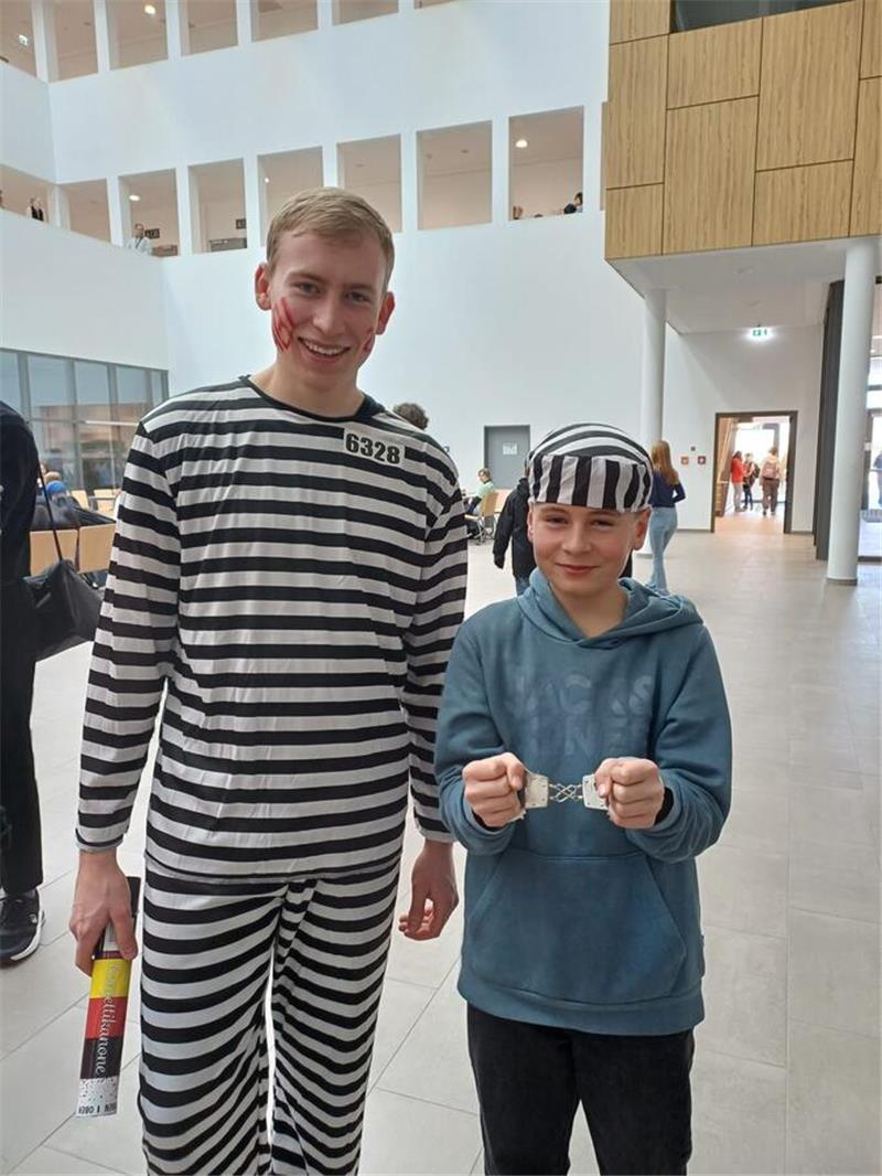 An allen Tagen der Mottowoche schlüpfen die Schüler in kreative Kostüme.