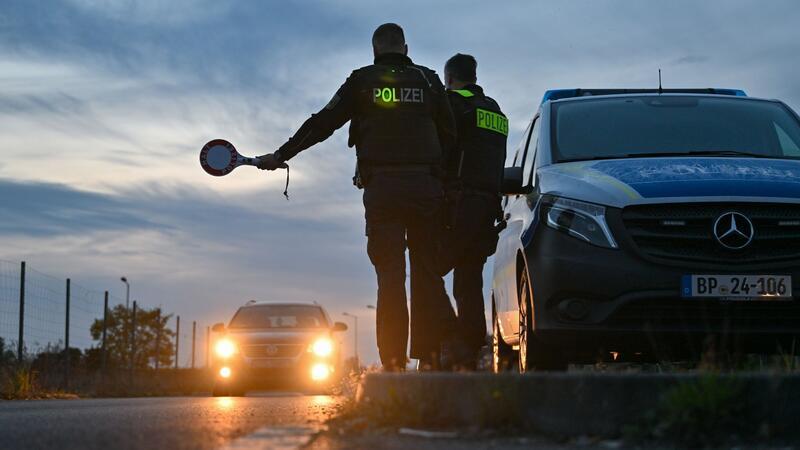 Griechenland kritisiert Kontrollen an deutschen Grenzen An allen deutschen Grenzen soll künftig kontrolliert werden - was der griechischen Regierung missfällt.
