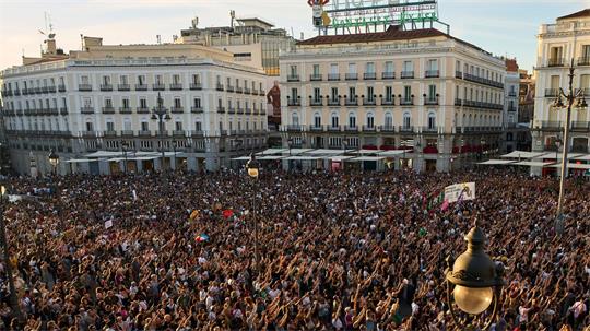 An dem Marsch in Madrid beteiligten sich Familien, Jugendliche und Rentner.