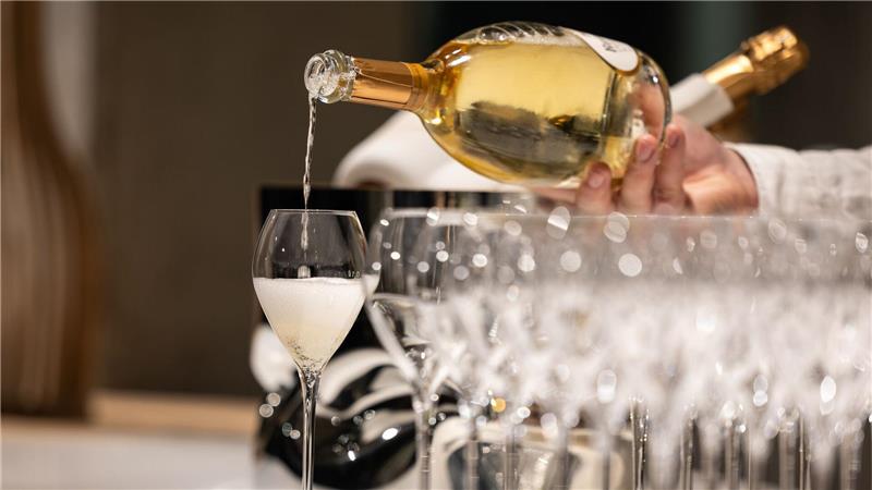 An den Feiertagen besonders präsent: alles, womit sich anstoßen lässt.