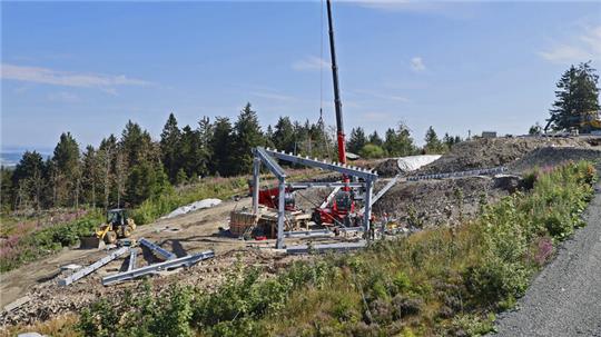 An der Baustelle auf dem Bocksberg geht es voran: Die Stahlteile für den fünften Kreisel sind geliefert.