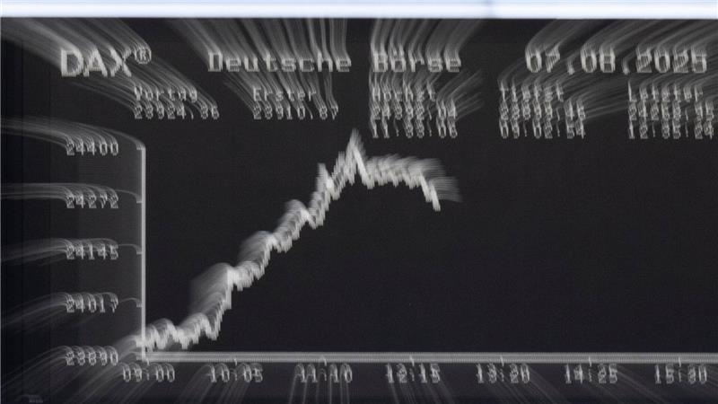 Angst vor Trump-Chaos: Privatanleger ziehen Konsequenzen An der Börse sorgen Trumps Ankündigungen immer wieder für ein Auf und Ab. (Archivbild)