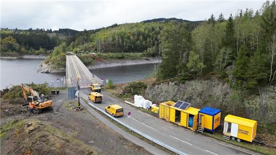 An der Bramkebrücke laufen derzeit Arbeiten, die für den eigentlichen Brückenneubau notwendig sind.