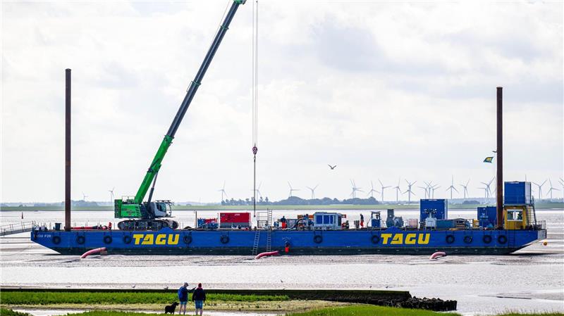 Windstrom durchs Watt leiten: Wie wird Norderney unterbohrt? An der Inselsüdseite kommen die Bohrungen im Watt an.