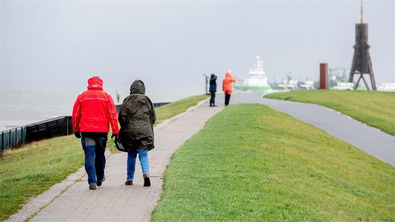 An der Nordseeküste sorgt am Wochenende zuerst das Sturmtief „Luise“ und dann ein Orkantief für besonders starken Wind. (Symbolbild)