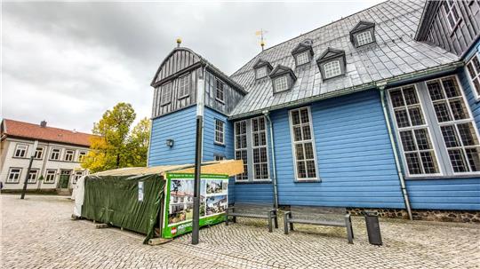 An der Seite der Marktkirche ist bereits ein kleiner Vorbau für die Sanierung entstanden.