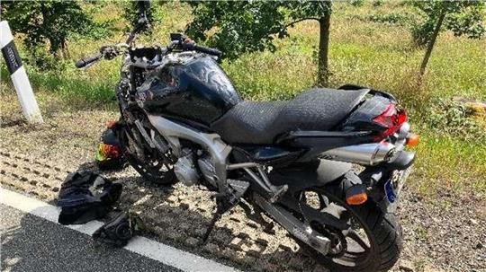 An der Yamaha des 34-Jährigen enteht ein wirtschaftlicher Totalschaden.