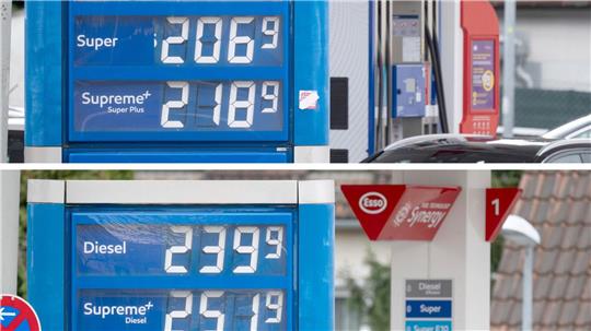 An dieser Tankstelle ist der Preis mittags kräftig gestiegen. 