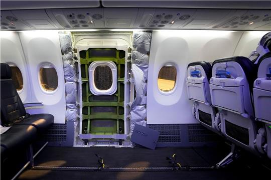 An einer Boeing 737 Max 9 der Alaska Airlines war am 5. Januar ein Rumpfteil im Steigflug herausgebrochen.