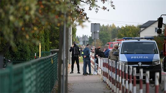 An einer Grundschule in Polen kam eine Frau bei einer Messerattacke ums Leben.