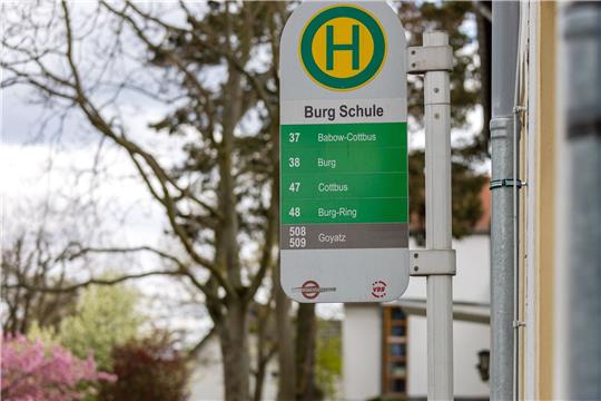 An einer Schule in Burg im Spreewald berichten Lehrkräfte von großen Problemen mit rechtsextremen Schülern.