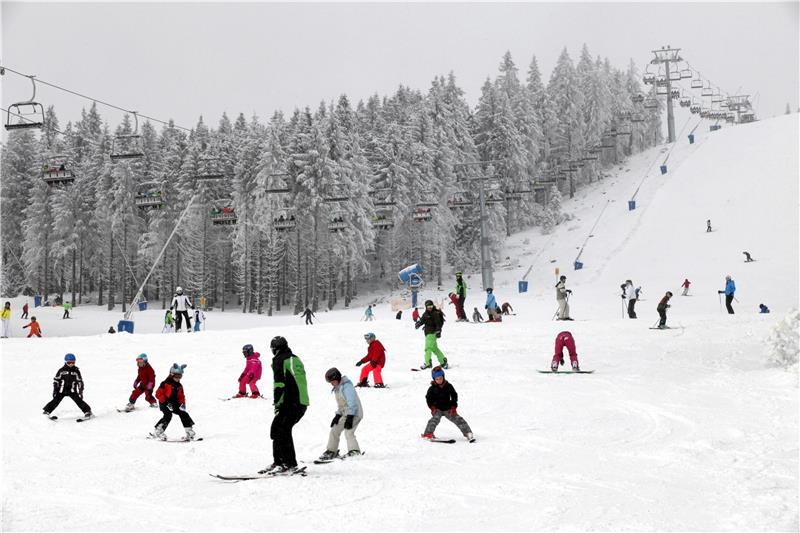 An manchen Tagen kann es auf den Skihängen am Wurmberg wegen vieler Skischüler schon mal eng auf den Pisten werden.