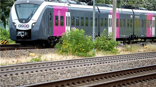 An mehreren Bahnübergängen sind Schranken defekt. (Symbolbild)