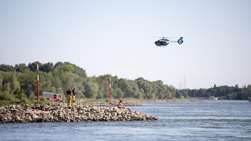 An sogenannten Kribben oder Buhnen - ins Wasser ragende Kiesflächen - bilden sich oft gefährliche Strudel und Strömungen.
