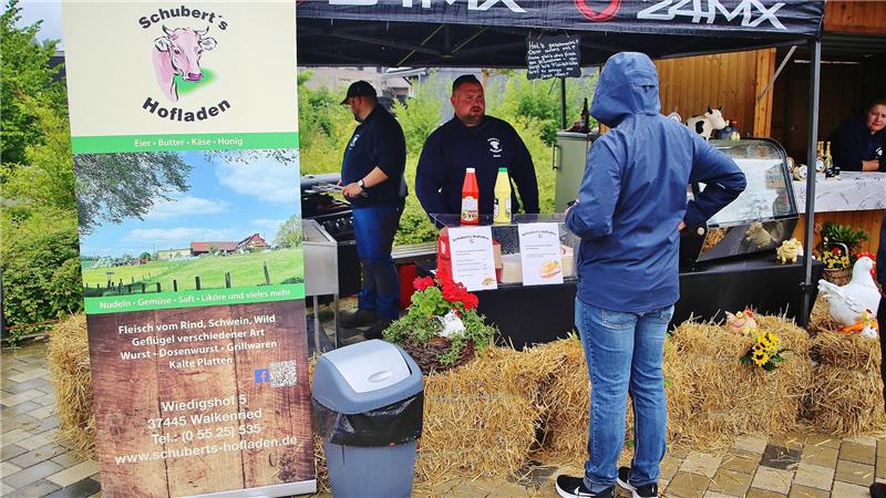 Braunlage feiert grüne Premiere auf der Neuen Mitte An zahlreichen Ständen können sich die Besucher über regionale Bio-Lebensmittel informieren und diese auch erwerben.