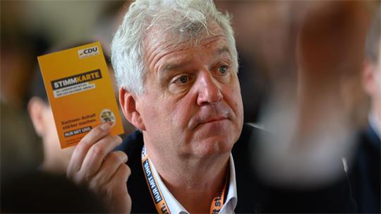 Anders als seine Fraktion will der CDU-Abgeordnete Guido Heuer bei der Ministerpräsidenten-Wahl nicht den Saal verlassen. (Archivbild)