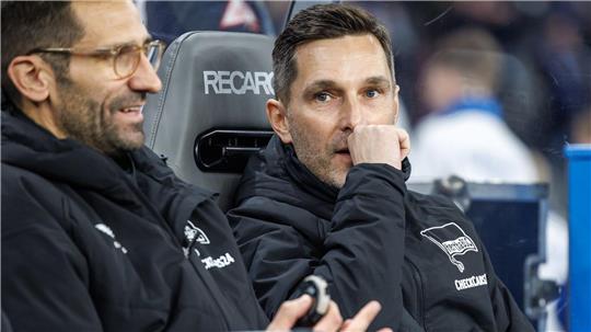 Andre Mijatovic (l) wird Hertha-Trainer Stefan Leitl im Spiel gegen Hannover 96 vertreten. (Archivbild)