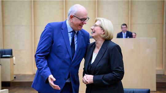 Andreas Bovenschulte wird die Nachfolge von Anke Rehlinger (beide SPD) antreten. 