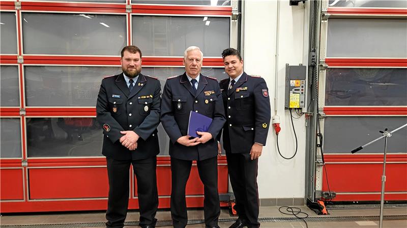 Andreas Hoppstock (Mitte) erhält mehrere Auszeichnungen. Foto: Skuza