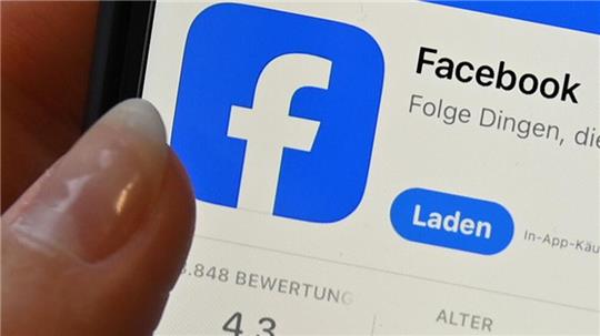 Anfang April 2021 wurden Daten von rund 533 Millionen Facebook-Nutzern aus 106 Ländern im Internet öffentlich. (Archivbild) 