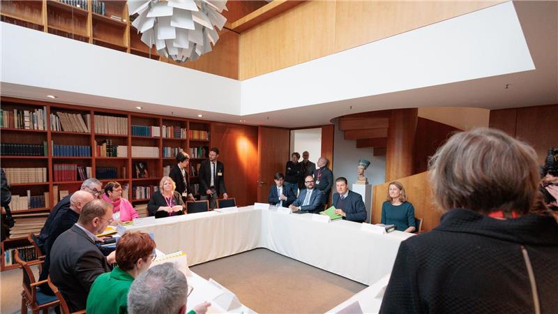 Warnstreiks im öffentlichen Dienst rücken näher Anfang Dezember begannen die Verhandlungen für die Landesbeschäftigten. (Archivbild)