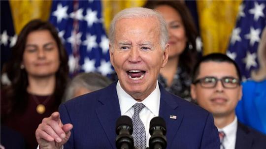 Anfang Juni hatte Biden die Asylregeln für Migranten, die illegal über die Südgrenze in die USA einreisen, drastisch verschärft.