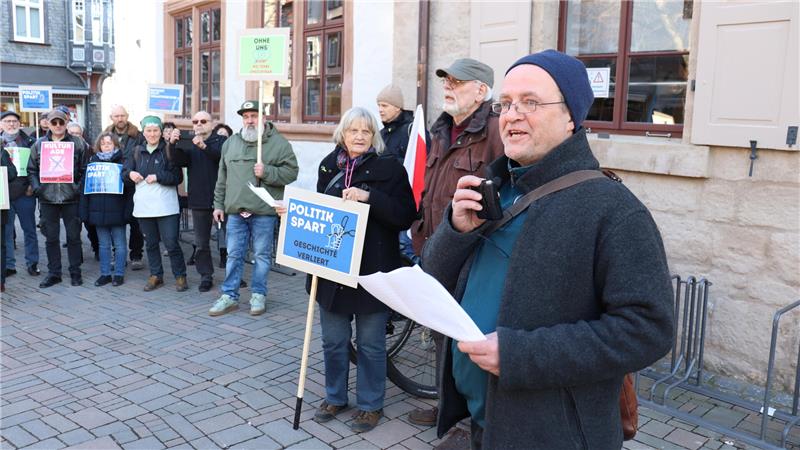 Anfang März demonstrieren Mitarbeiter der Stiftung Welterbe im Harz in der Goslarer Innenstadt.