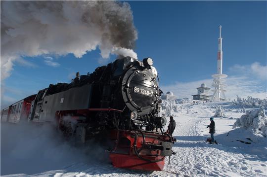 Anfang November wechseln die Harzer Schmalspurbahnen (HSB) auf ihren Winterfahrplan. Foto: dpa
