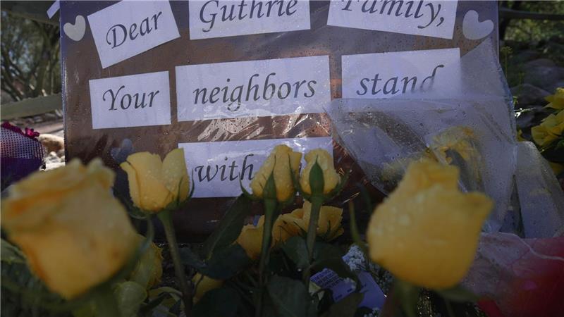 Angehörige und Nachbarn haben weiterhin Hoffnung, dass die 84-jährige Nancy Guthrie lebend wieder auftauchen könnte. Die Polizei geht von einer Entführung aus.