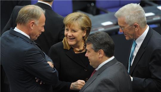Angela Merkel 2012 mit Jürgen Trittin (l).