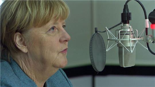 Angela Merkel ist in drei Sonderausgaben des SWR-Krimi-Podcasts «Sprechen wir über Mord?!» zu Gast.